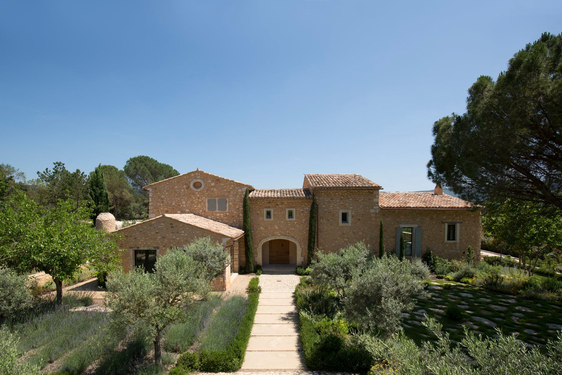 Détail architectural d'un mas à Bonnieux